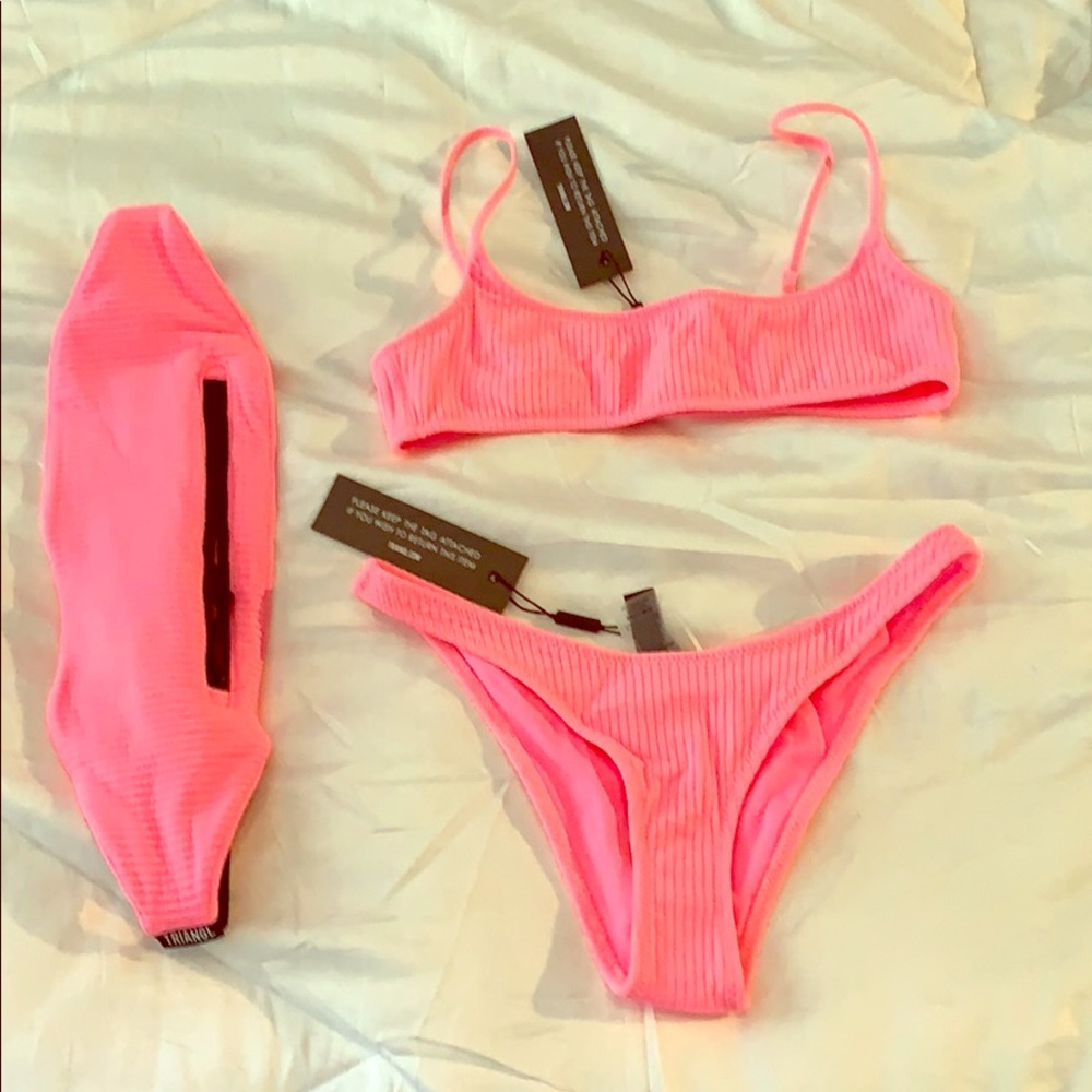 Triangl Bikini.